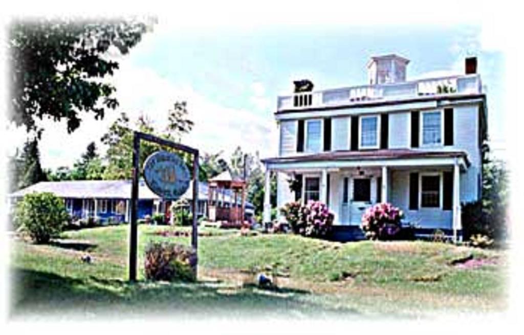 Homestead Motel And Cottages Ellsworth Exteriör bild